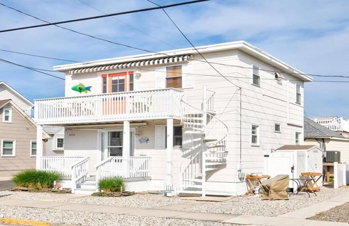 Stone Harbor Condominio | Stone Harbor NJ Charming 2 bedroom 1st floor duplex on quiet south end.