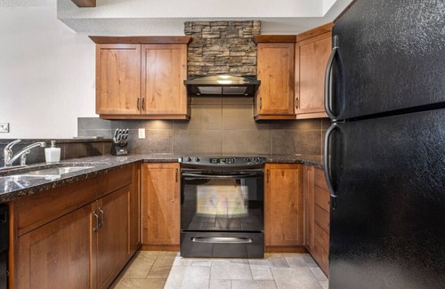 East Kootenay Apartamento | Stone Hearth | Pool | Hot Tub | Hot Springs