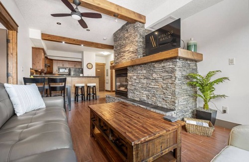 East Kootenay Apartamento | Stone Hearth | Pool | Hot Tub | Hot Springs