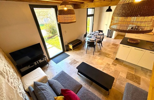 Saint-Vincent-de-Cosse Casa | Stone house with private terrace & enclosed garden, near Dordogne river