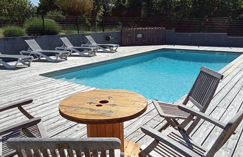 La Chapelle-Gonaguet Casa | Casa de piedra con piscina privada y jardín – Encanto y confort en Dordoña