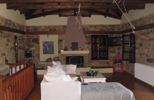 Evrostina Casa | Stone House by the sea