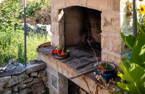 Zrnovo Apartamento | Stone House Harmony -Studio Apartment with Patio and Garden View 2