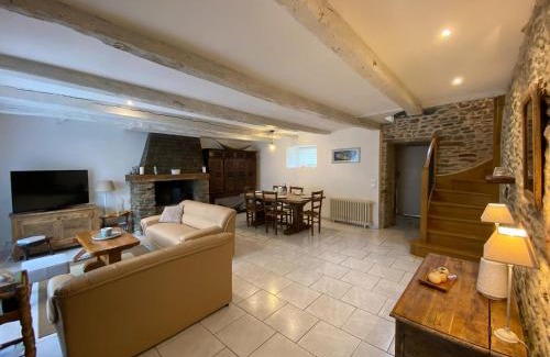 Le Minihic-sur-Rance Casa | Stone House in Brittany near Rance River