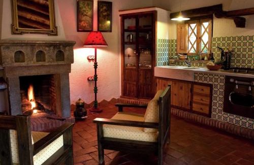 Alajar Casa | Stone House in Alájar near Gruta de las Maravillas