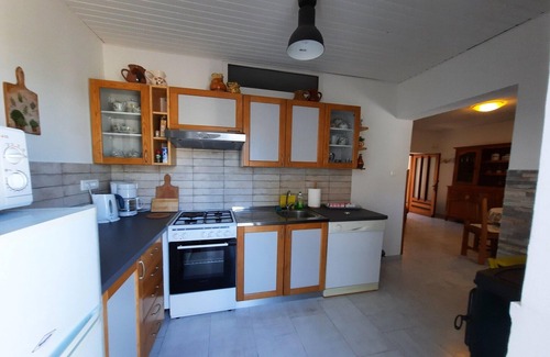 Opatija Casa | Casa de piedra en Dobrec con vistas y jacuzzi