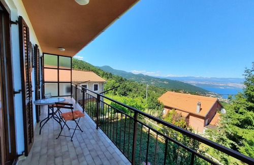 Opatija Casa | Casa de piedra en Dobrec con vistas y jacuzzi