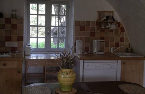 Buoux Casa | Casa de piedra en la plantación de trufas robles en las colinas de Buoux