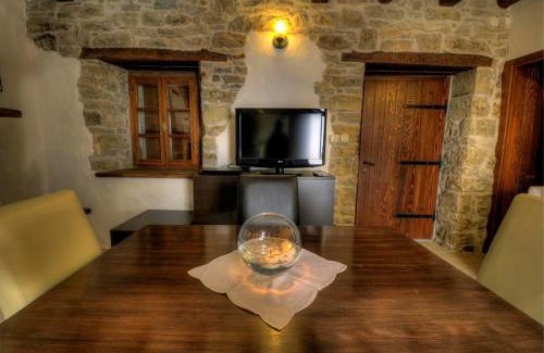 Kotli Casa | Stone House Kotli