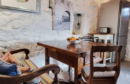 Hvar Casa | Casa de piedra restaurada, wifi, terraza, vista única al mar, rutas de senderismo, descanso.
