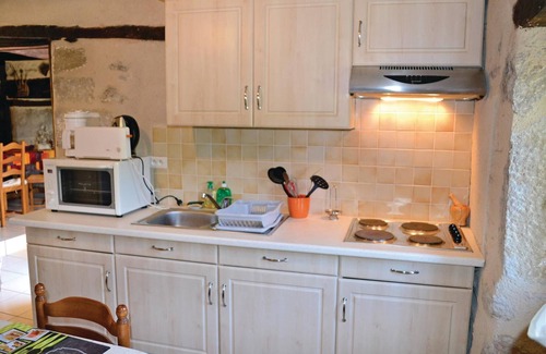 Saint-Bressou Casa | Alojamiento de 2 habitaciones en St. Bressou