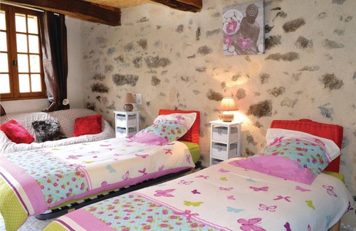 Saint-Bressou Casa | Alojamiento de 2 habitaciones en St. Bressou