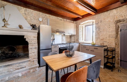 Smokvica Casa | Stone House Prapatna - Casa de vacaciones de 2 dormitorios con piscina