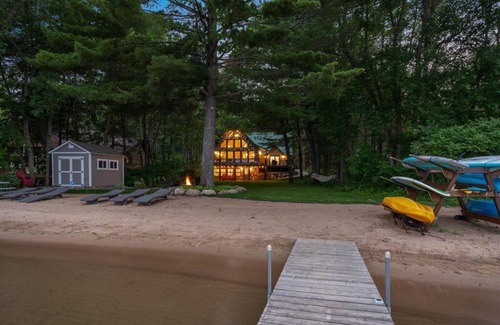Breezy Point Cabina | Stone House- the perfect multi-family stay