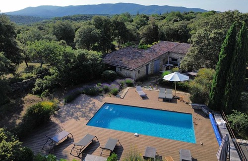 Bonnieux Casa | Magnífica casa de piedra con piscina climatizada y magníficas vistas sobre el valle del Luberon.