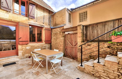 Montignac Chalet De Esquí | Casa de piedra con piscina y terraza para 6