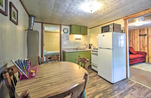 Stone Lake Cabina | Stone Lake Cabin: Grill & Access to Fishing!