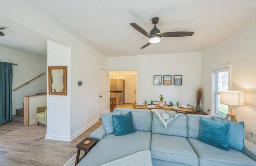La Porte Casa | Stone Lake Getaway – Sleeps 6