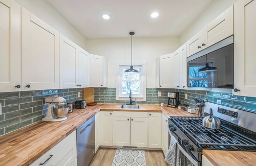 La Porte Casa | Stone Lake Getaway – Sleeps 6