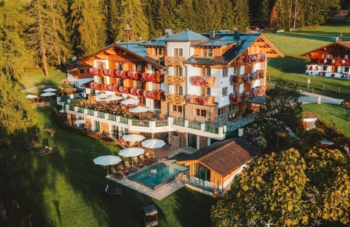 Ramsau am Dachstein Casa | Stone pine suite, shower and bath, toilet, half board, short - Hotel Lindenhof
