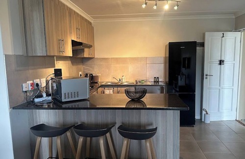 Kraaifontein Apartamento | Stone Ridge Haven: Spacious 2-Bedroom Apartment for All Stays!