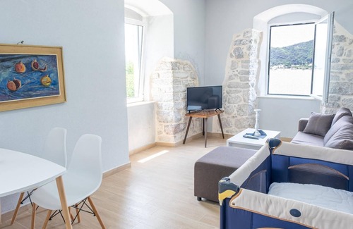 Lepetane Apartamento | Stone Studio Flat 1 min to Beach in Tivat