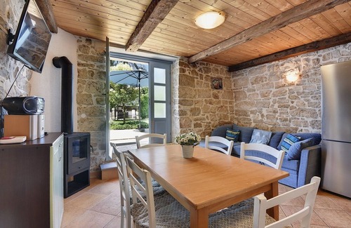 Stranici kod Lovreca Casa | Chalet de piedra donde se admiten mascotas y con piscina privada