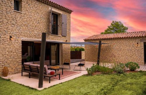 Gordes Villa | Stone villa with heated pool in Gordes