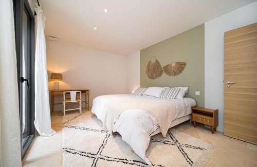 Gordes Villa | Stone villa with heated pool in Gordes