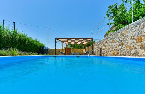 Galovac Villa | Stone villa with pool
