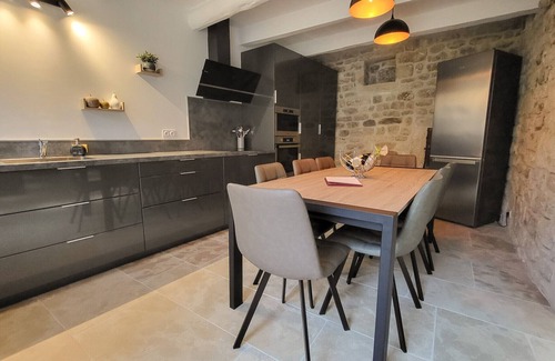 Saint-Restitut Chalet De Esquí | Stone village house with pool, Saint-Restitut – Drôme Provençale