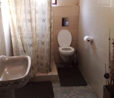 Newlands East Casa | Stonebass Lodge