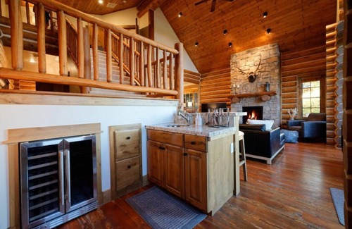 Victor Cabina | Stonefly Cabin includes Bronze Buffalo Ranch at Teton Springs amenity acces