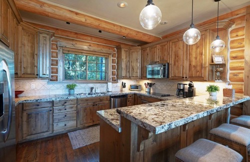 Victor Cabina | Stonefly Cabin includes Bronze Buffalo Ranch at Teton Springs amenity acces