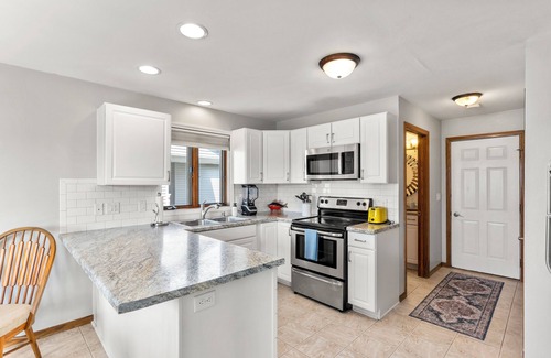 Kimberly Casa | Beautiful 3BR Home Dog-Friendly, Fenced Yard, Shuffleboard & Grill
