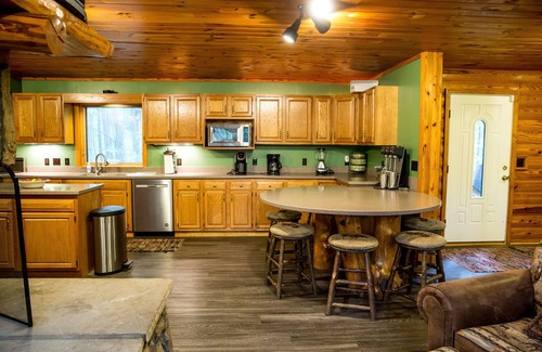 Stahlstown Casa | Stonehaven En Helecho Mountian / Cerca de Seven Springs Y Hidden Valley