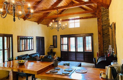 Emakhazeni Chalet De Esquí | Stonehaven Cottage