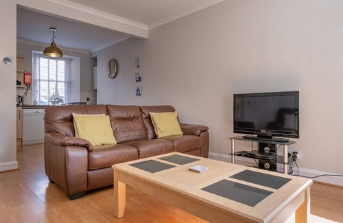 Stonehaven Apartamento | Stonehaven Home with a spectacular harbor view.