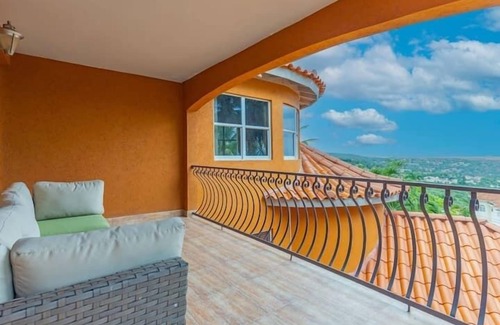 IronShore Estates Apartamento | Stonehenge