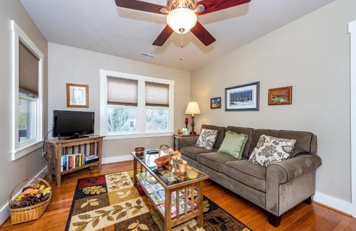Black Mountain Casa | Stonehouse Cottages B