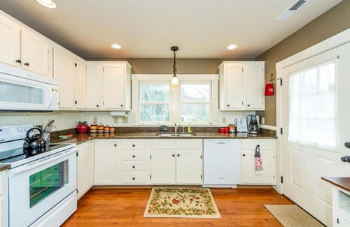 Black Mountain Casa | Stonehouse Cottages B