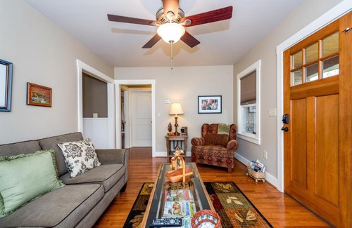Black Mountain Casa | Stonehouse Cottages B