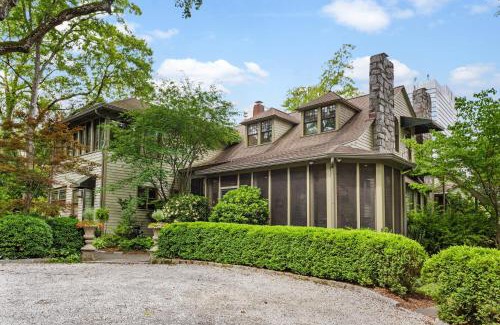 Midtown Hotel | Stonehurst Place Bed & Breakfast