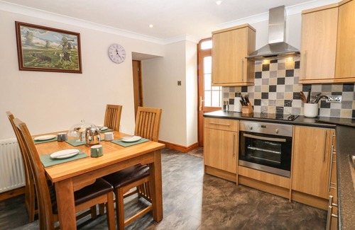 Muker Cabaña | STONELEIGH COTTAGE, family friendly, with a garden in Muker