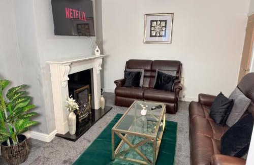 Middlesbrough Casa | Stoneleigh Retreat 4BR Entire Home