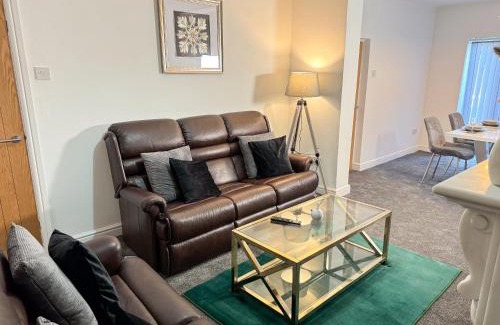 Middlesbrough Casa | Stoneleigh Retreat 4BR Entire Home