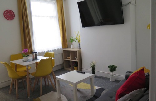 Crewe Casa | Stoneley Stays by Urban Hazelnut