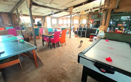 Oxenhope Casa | Stones Cottage Farm, nr Haworth, family friendly, work friendly, gaming barn, crafting, free wifi, free parking, EV point