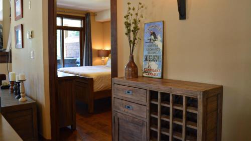 Sun Peaks Apartamento | Stones Throw #24