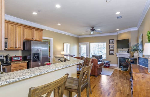 Dadeville Condominio | Stoneview Summit waterfront 3/2 condo with amazing views and dedicated boat slip